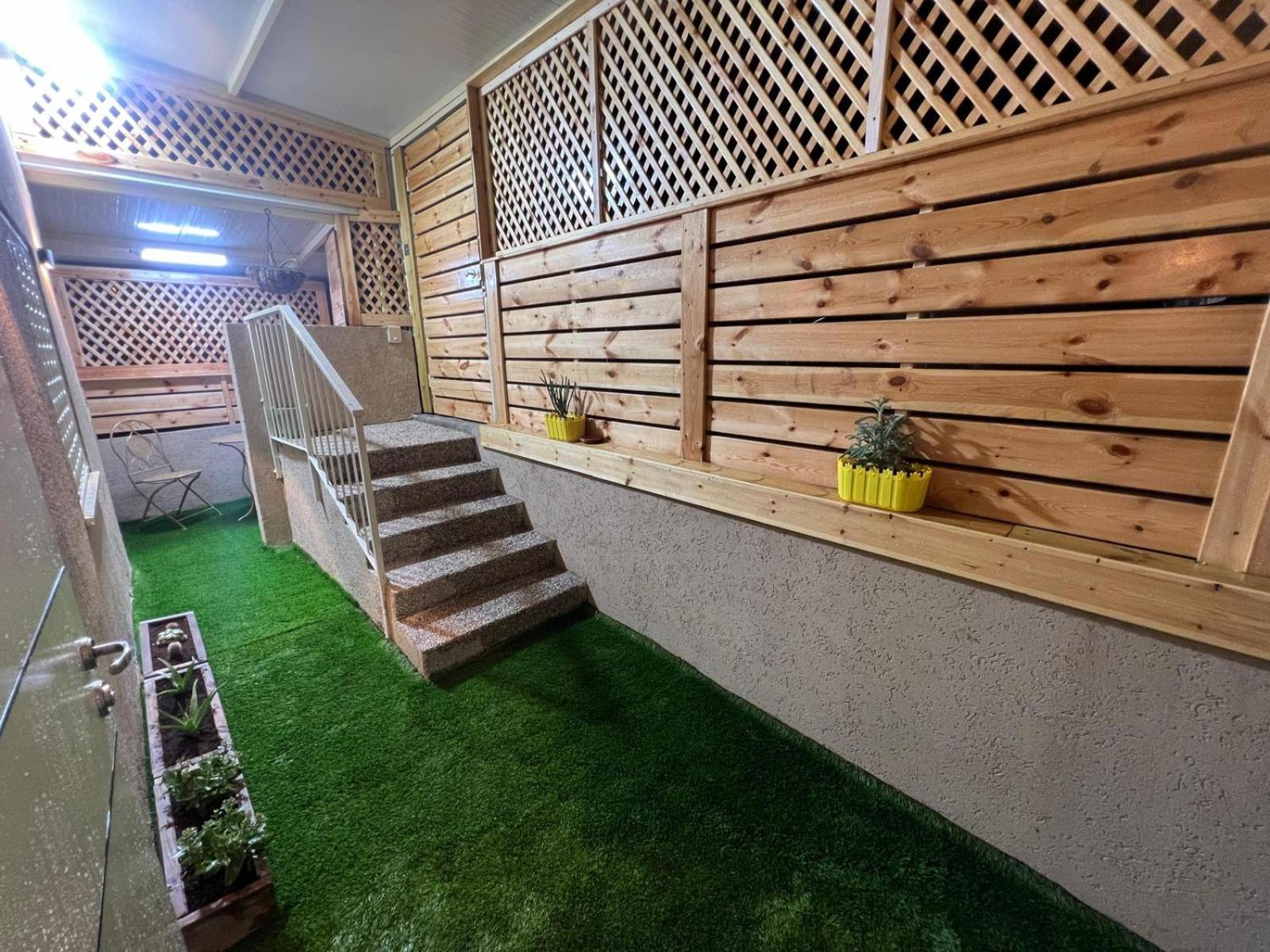 Johny'S Boutique Apartment Хайфа Экстерьер фото